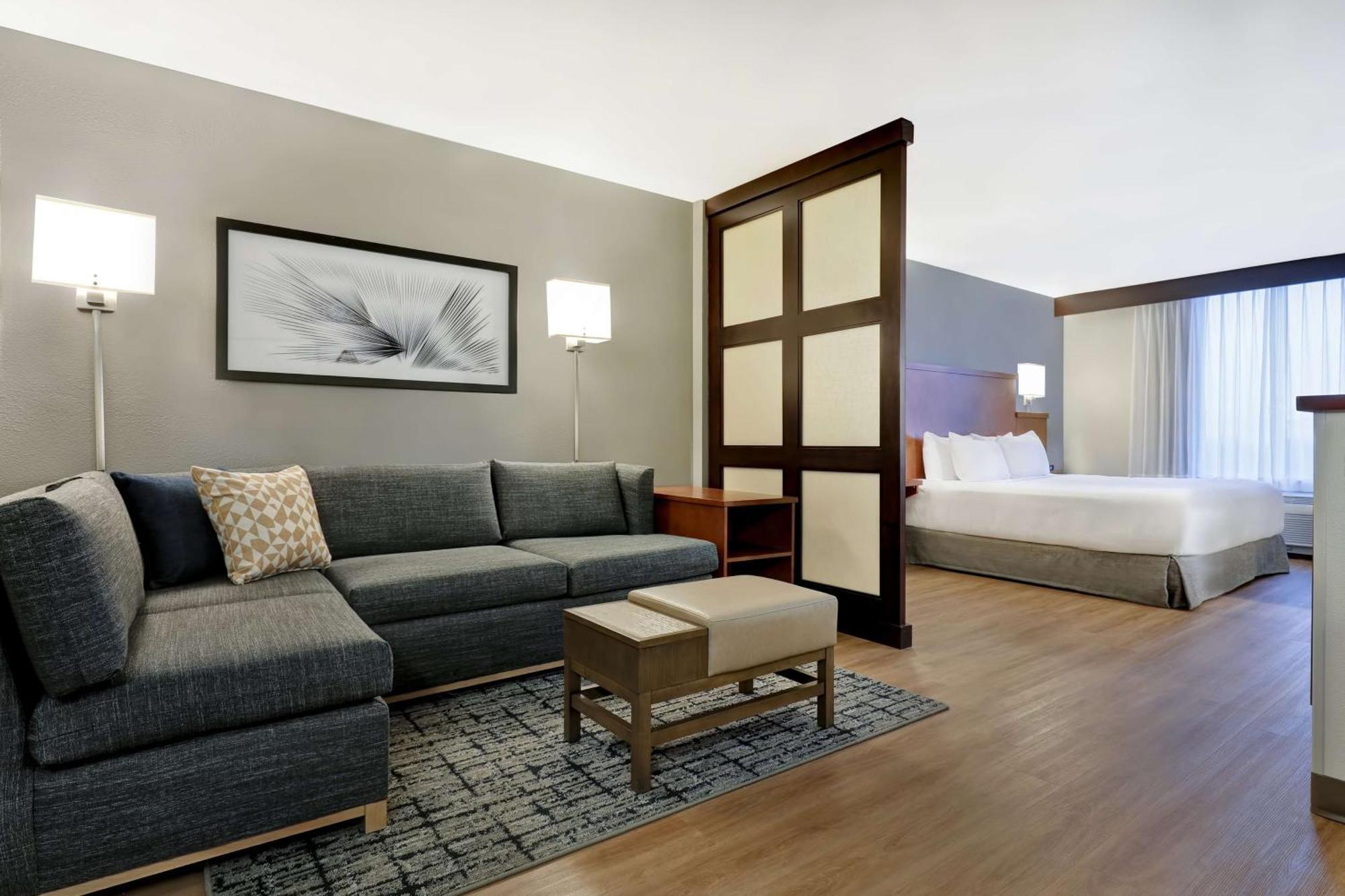 Queen Room Two Queen Beds Sofa Bed Accessible Tub