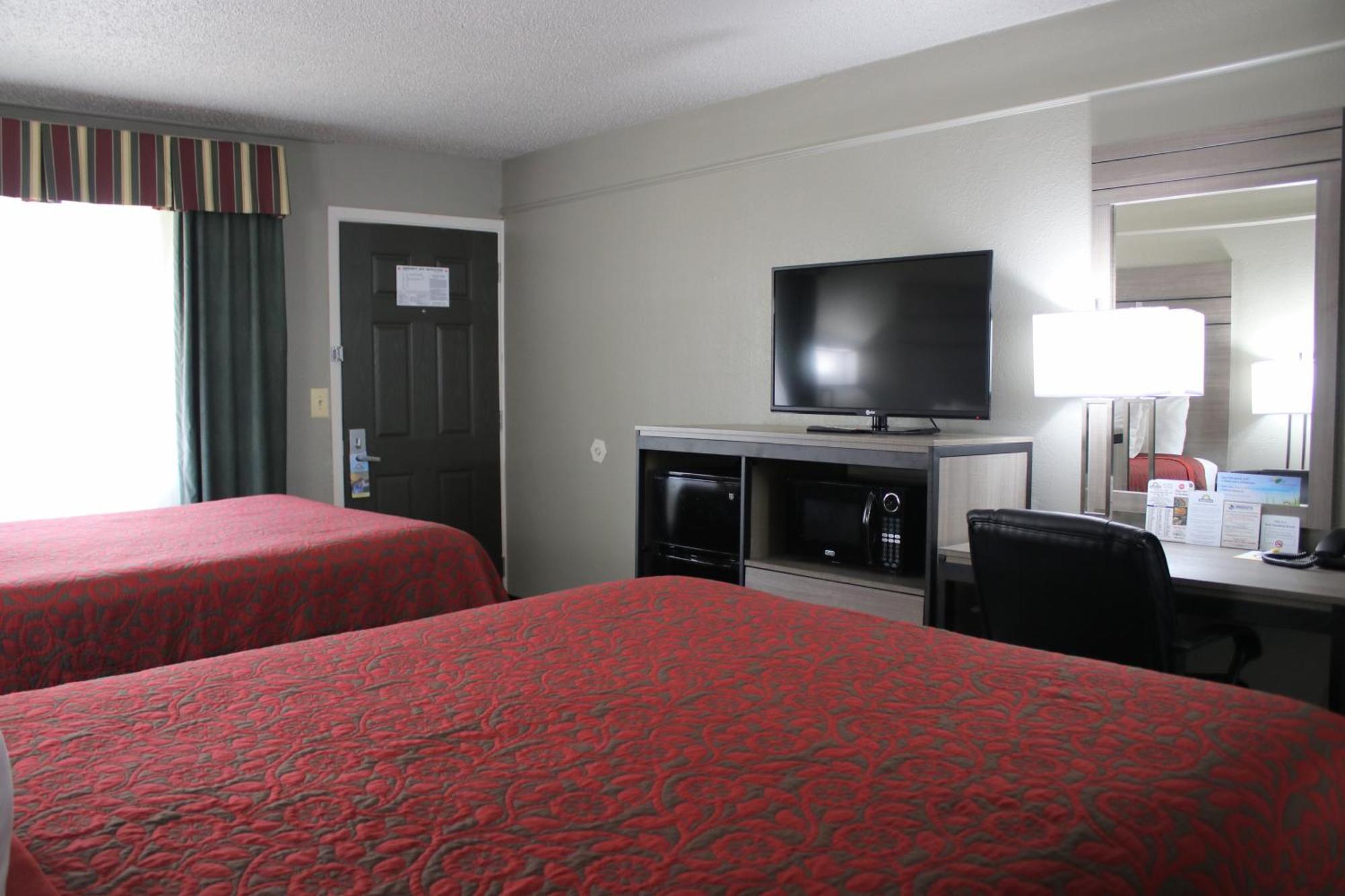 Queen Room Two Queen Beds Smoking
