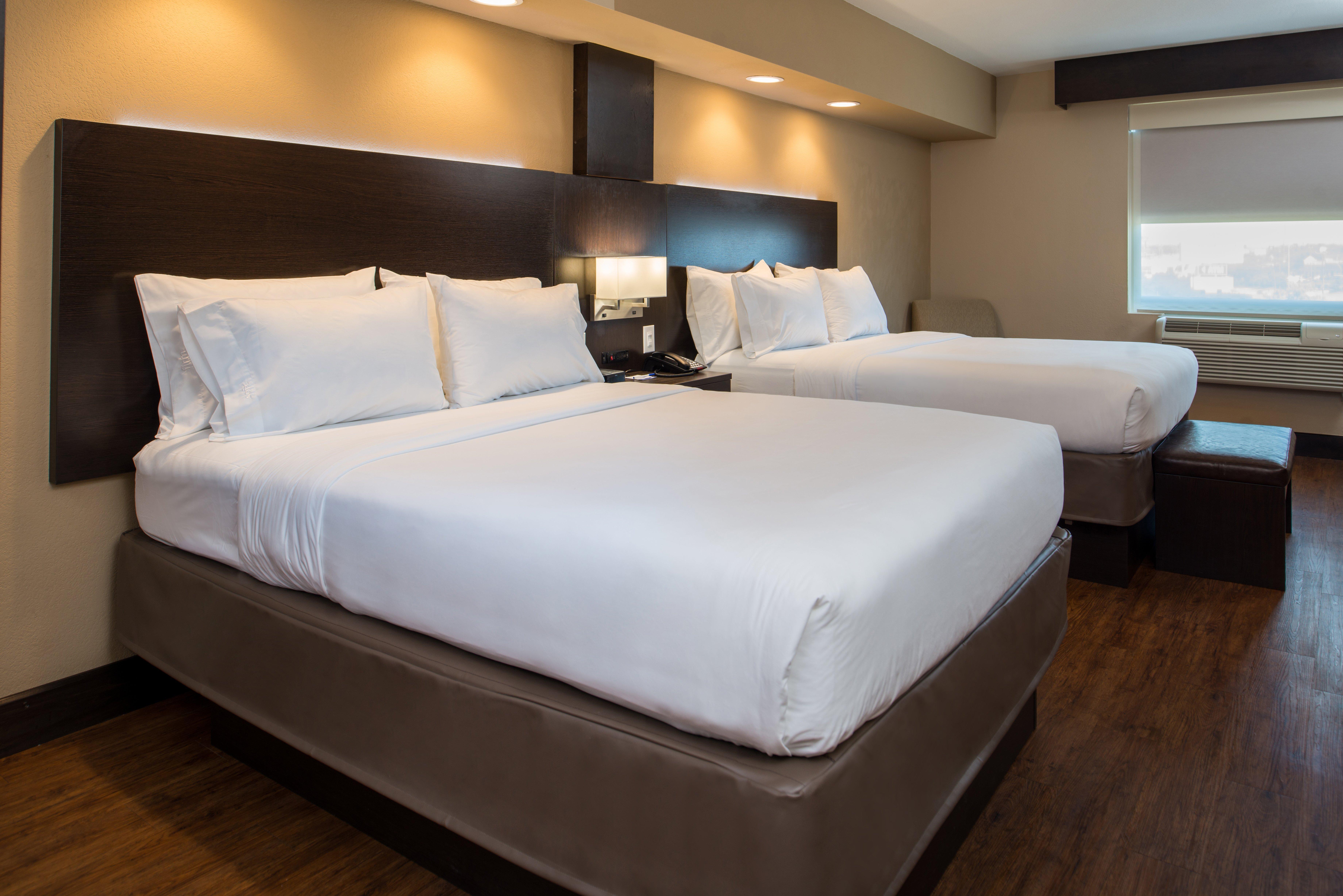 Standard Queen Room Two Queen Beds Tub Mobility or Communications Accessible