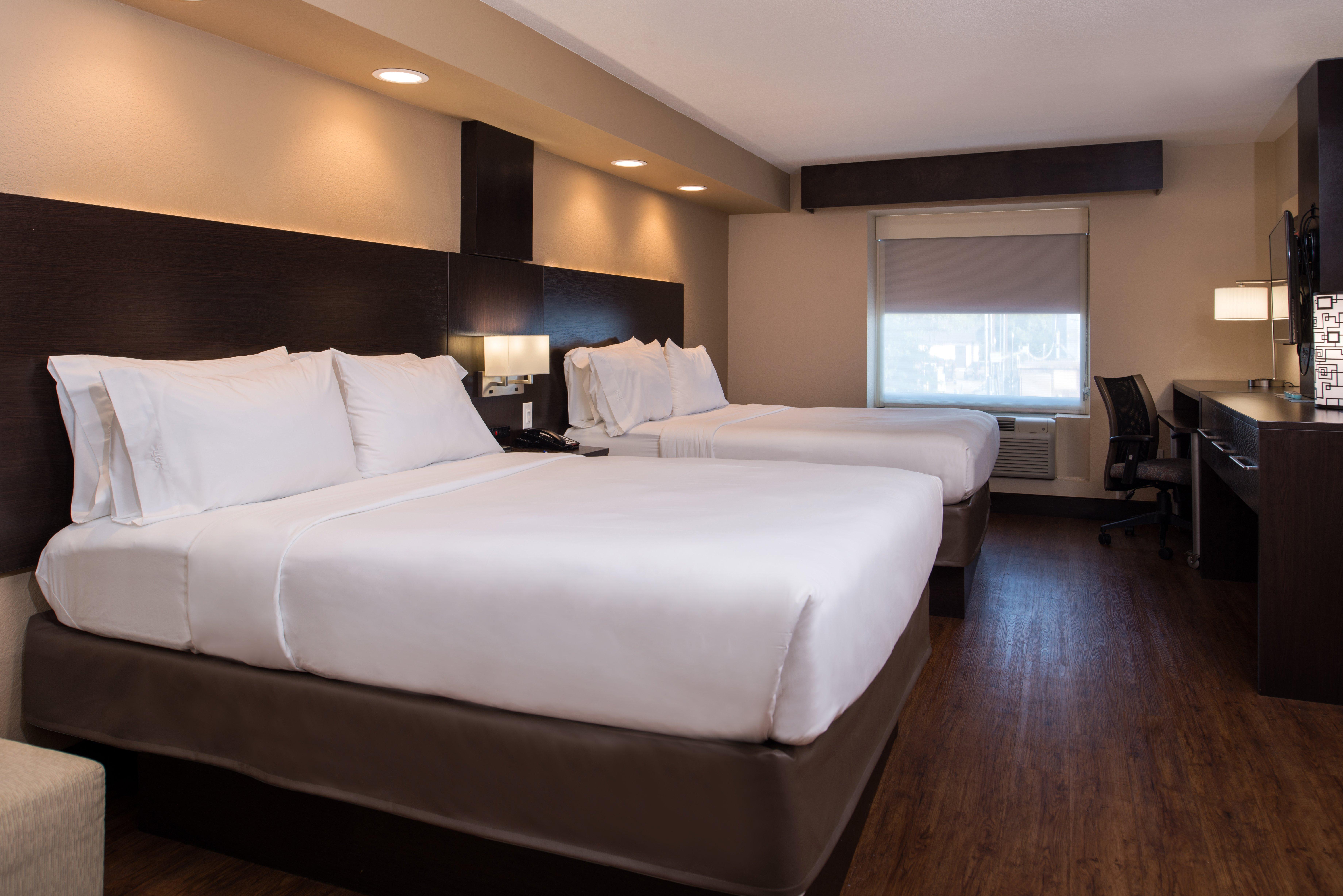 Standard Queen Room Two Queen Beds Tub Mobility or Communications Accessible