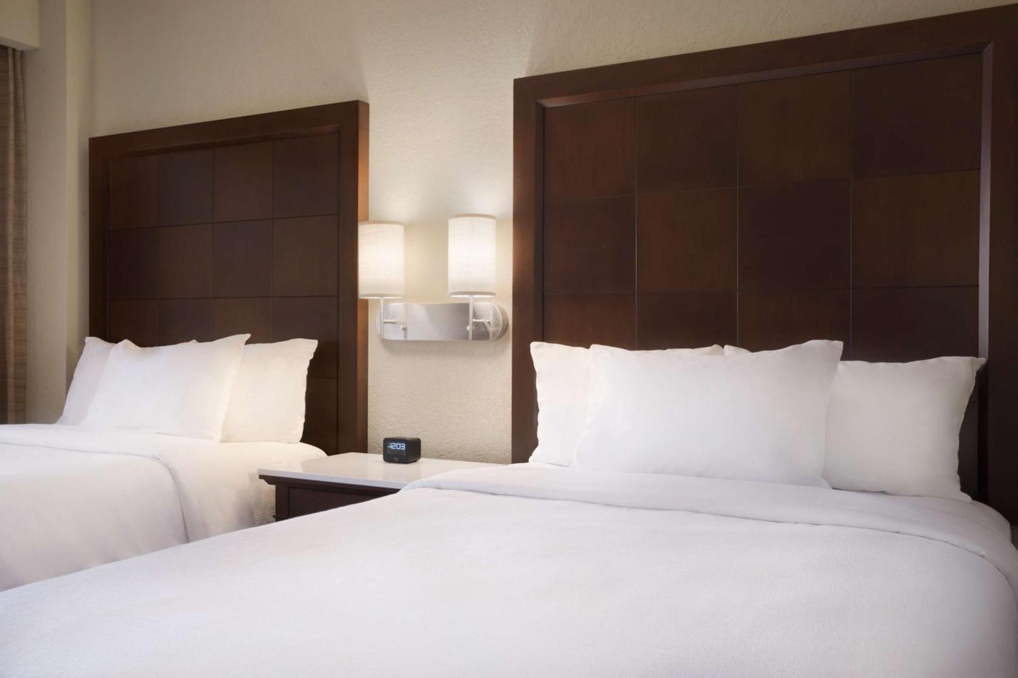 Suite Two Double Beds Mobility Access or Non-Smoking