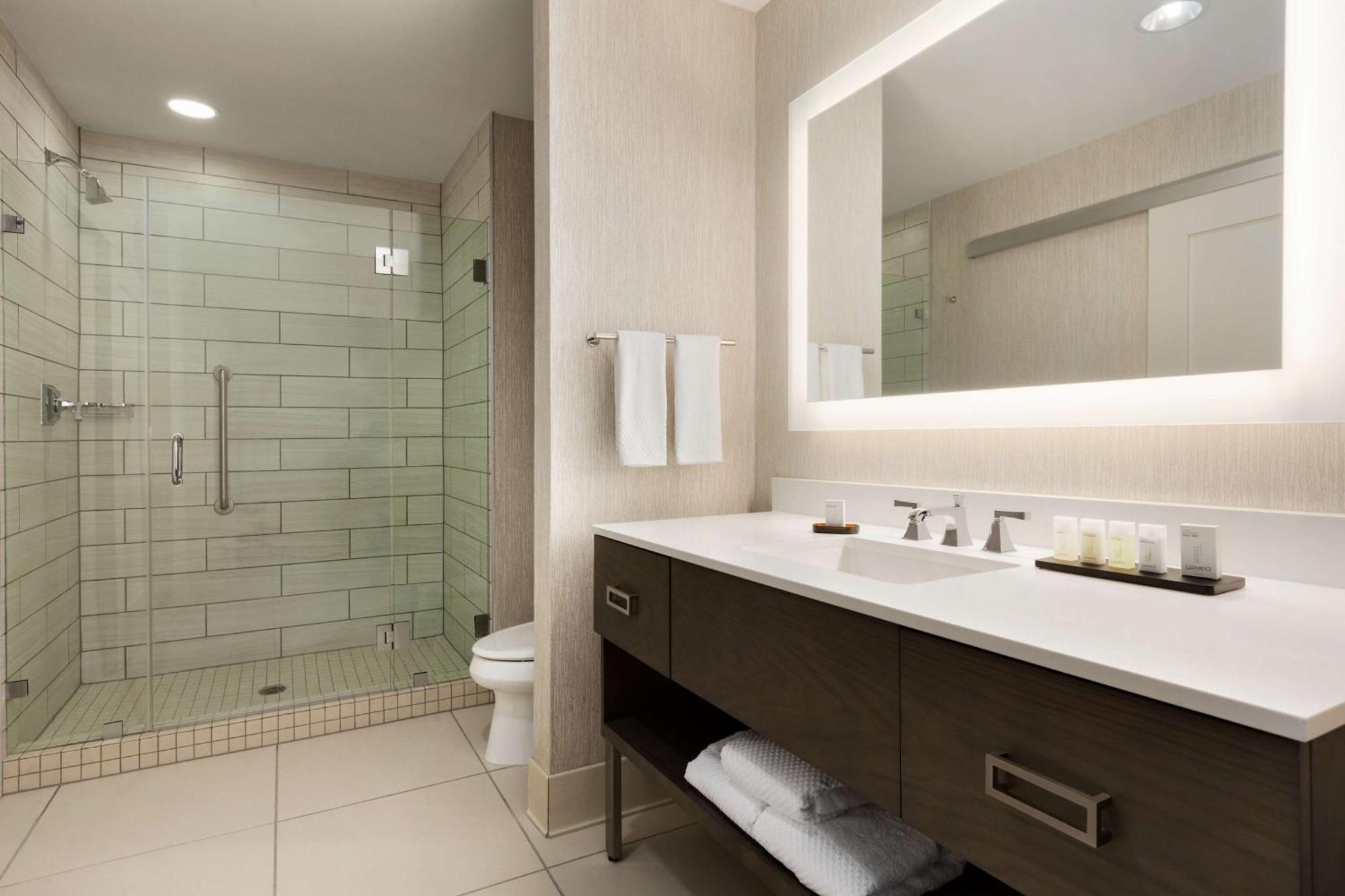 King Studio Suite