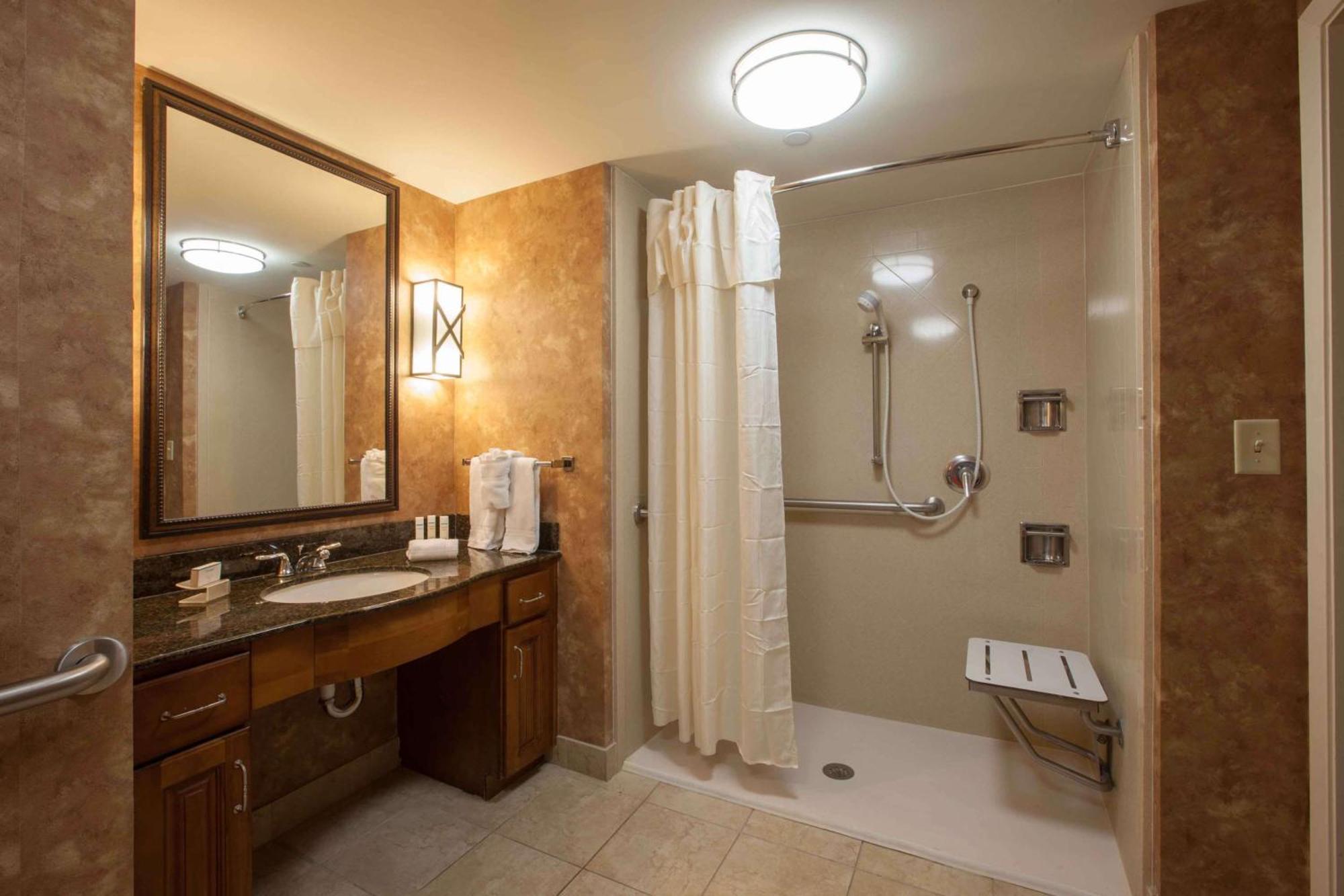 Suite Two Queen Beds Roll Shower Mobility Access or Non-Smoking