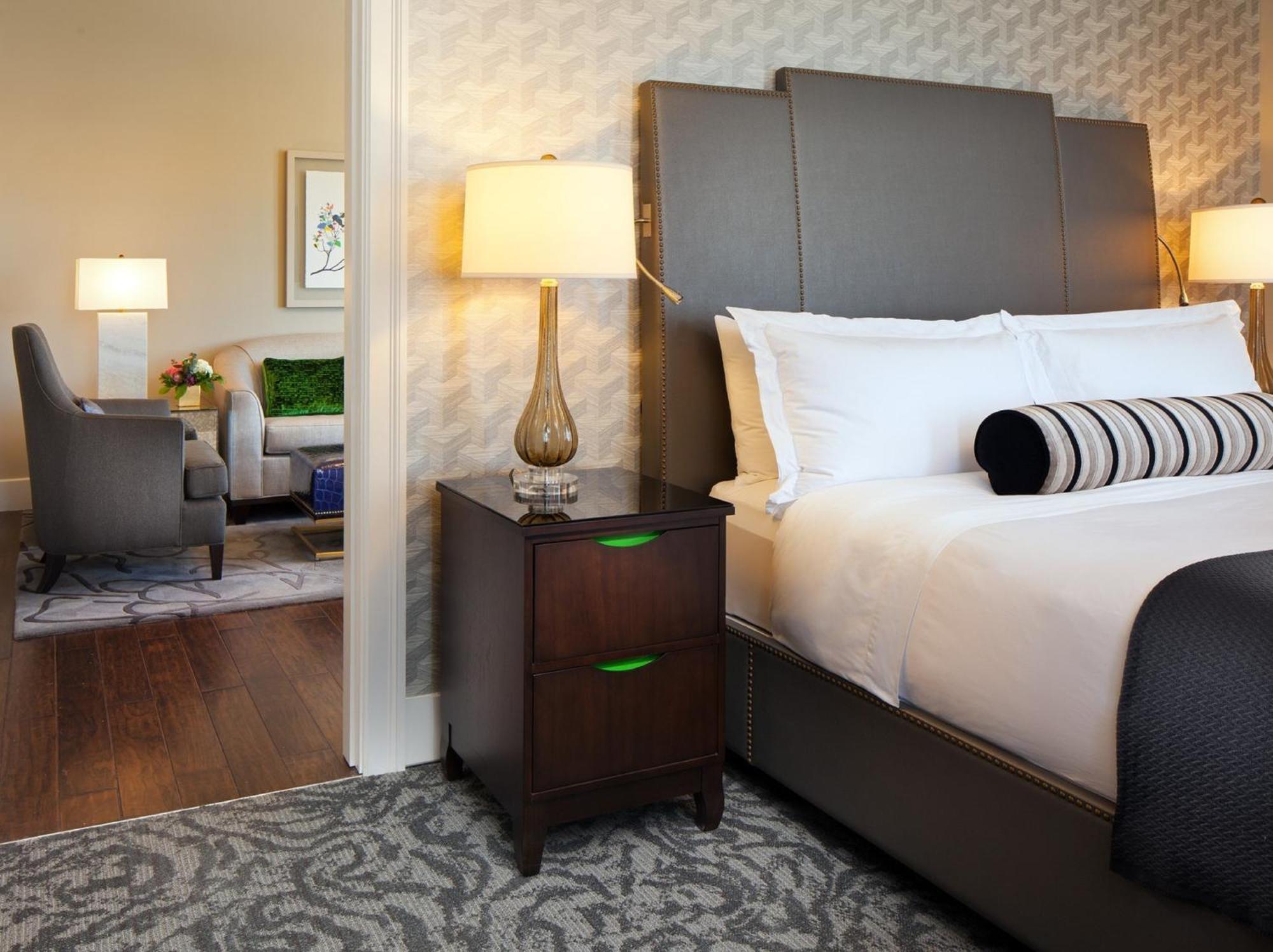 One-Bedroom King Suite