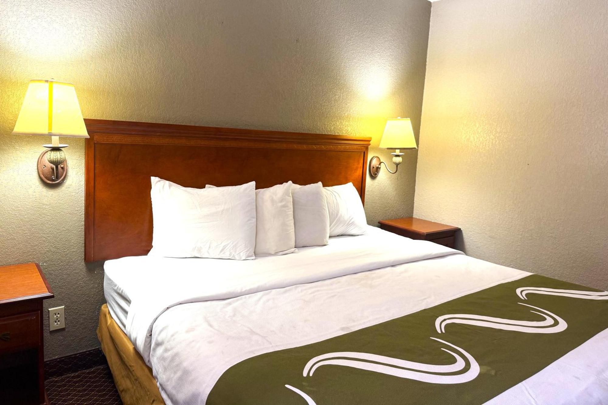 King Bed Non-Smoking