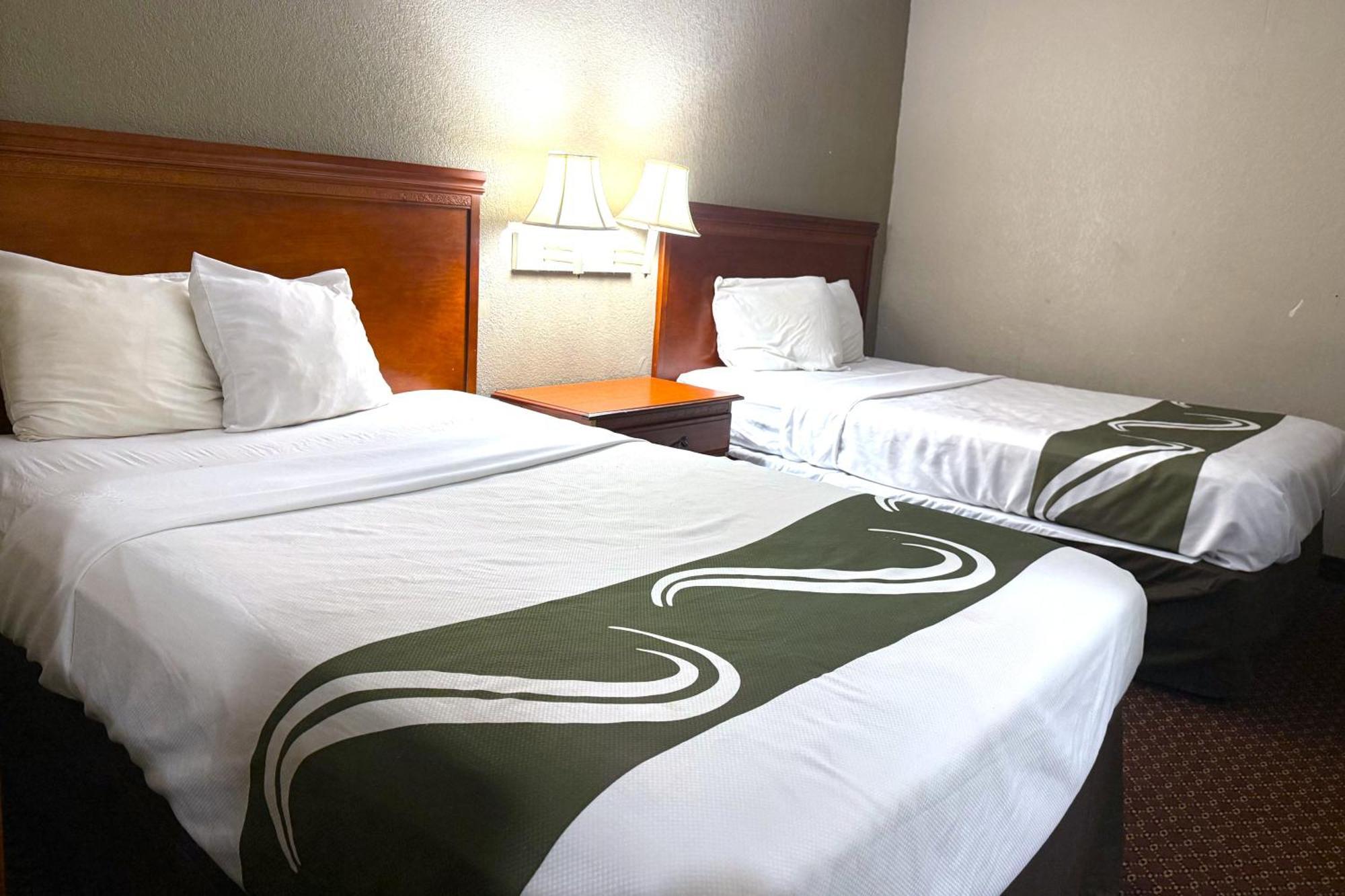 2 Full Beds Non-Smoking