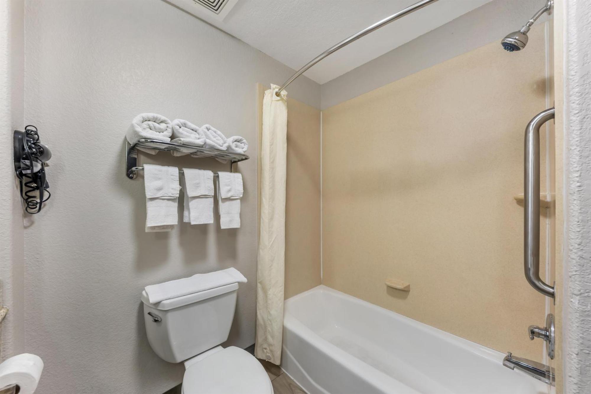 Suite Three Queen beds