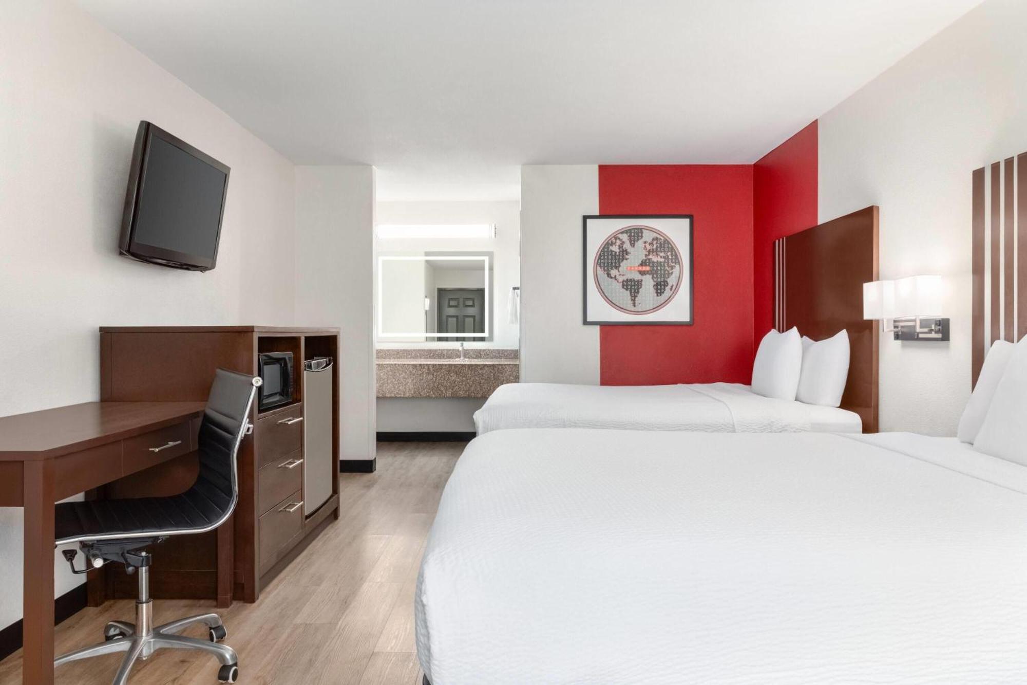 Queen Room Two Queen Beds Non-Smoking