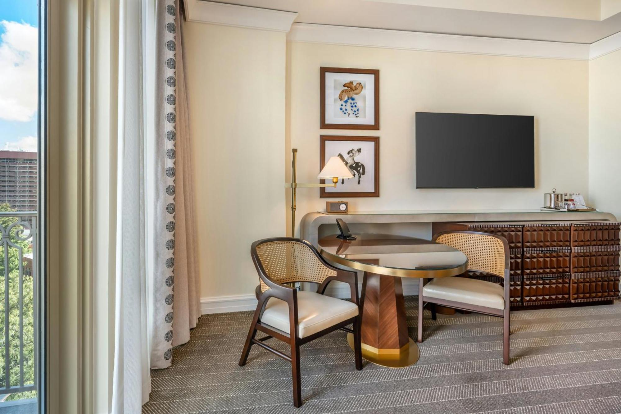 Premier Room 1 King Bed