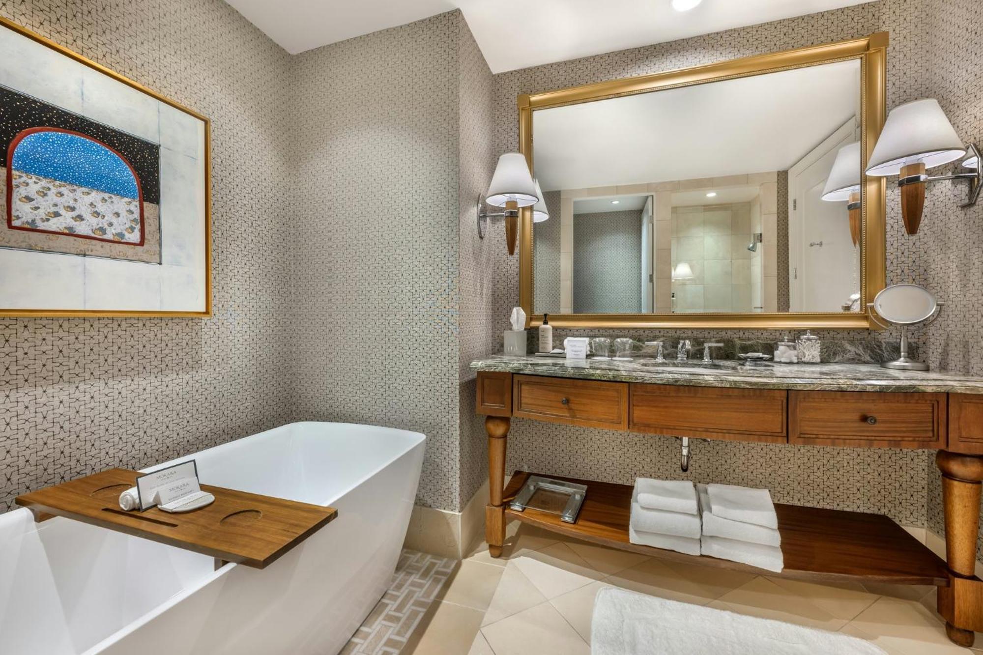 Premier Room 1 King Bed
