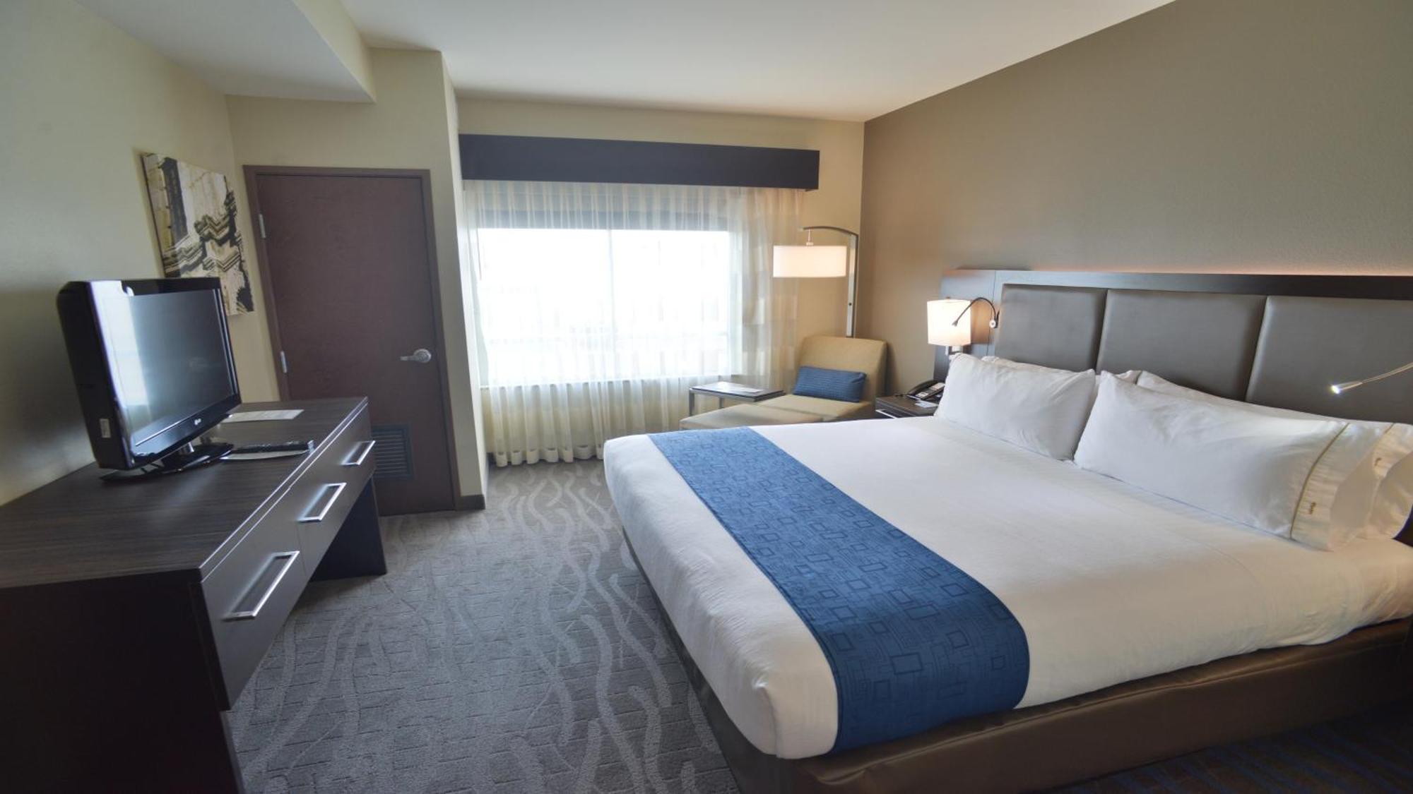 One-Bedroom King Suite