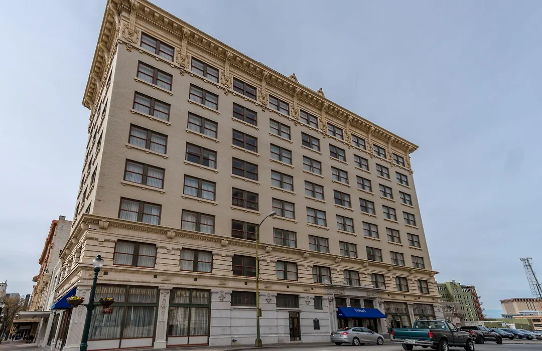 Hotel Gibbs Downtown Riverwalk-1