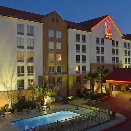 Red Roof Inn Plus+ San Antonio Downtown - Riverwalk-2