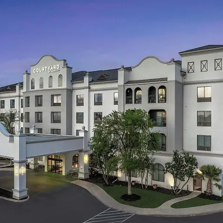Courtyard By Marriott San Antonio Seaworld Westover Hills-3